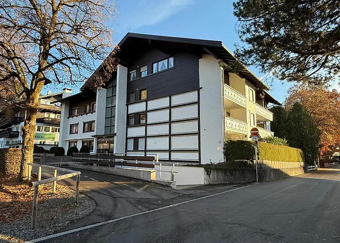 FeWo-Dorfromantik mit Kostenlosen Sommerbergbahntickets und Tiefgarage Oberstdorf